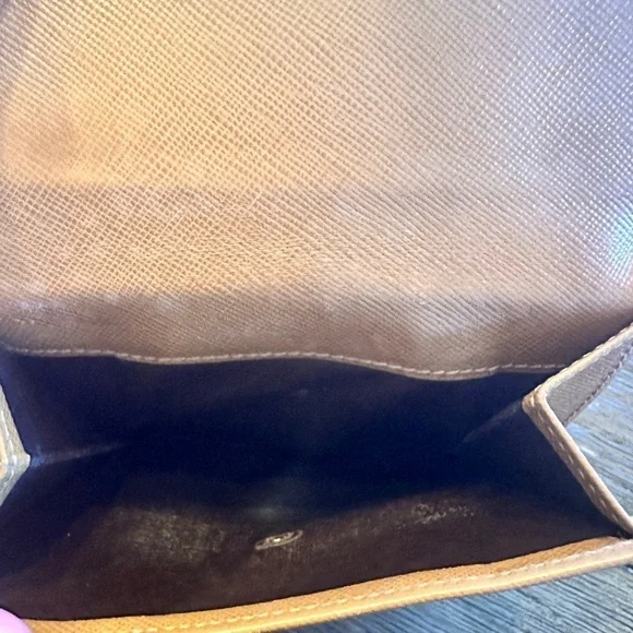 Salvatore Ferragamo Gancini Leather Bifold Wallet Unisex - Picture 9 of 9